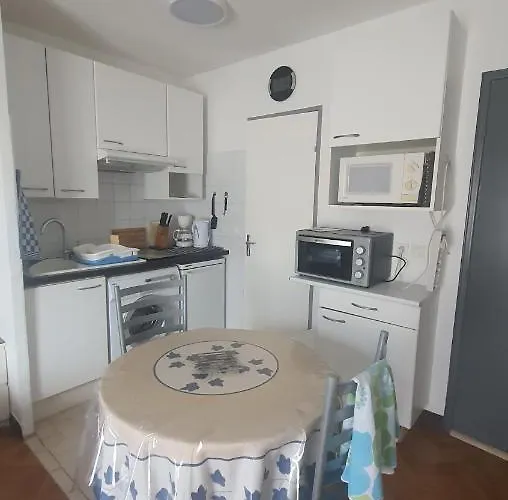 Vue Sur Les Dourbes 44 Thermes *